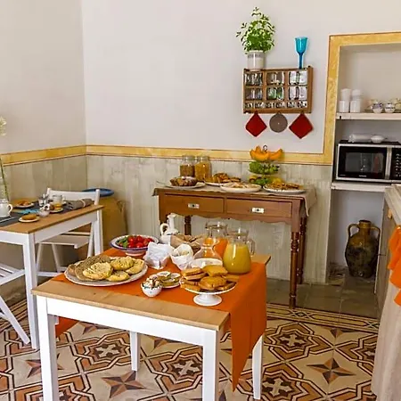 Il Cortile Dei Nonni Bed & Breakfast 3*
